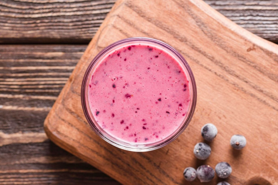 Συνταγή για smoothie με μούρα και πράσινο τσάι