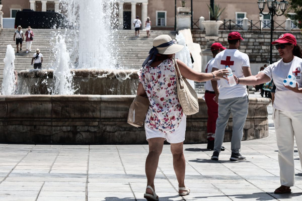 Θερμοπληξία: Τι δεν δίνουμε ποτέ σε έναν άνθρωπο που δεν έχει τις αισθήσεις του