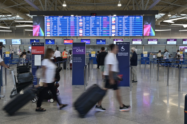 24ωρα φαρμακεία στα αεροδρόμια «Ελ. Βενιζέλος» και «Μακεδονία»