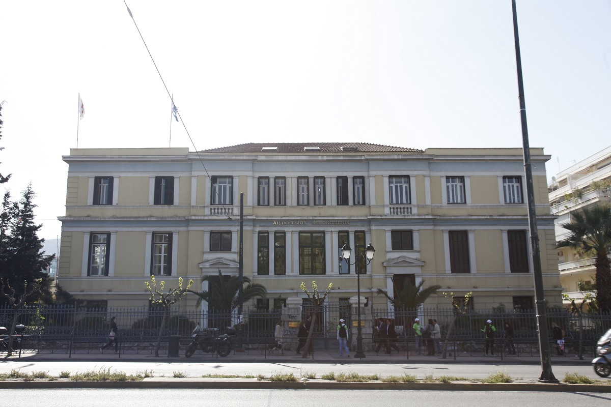 Τρία ρομποτικά χειρουργεία σε μια μέρα στο Αρεταίειο Νοσοκομείο