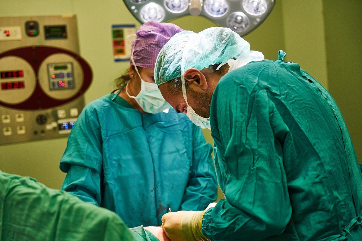 Ιταλία: Τι λέει ο γιατρός που έκανε τη μεταμόσχευση ήπατος στον 15χρονο Δημήτρη
