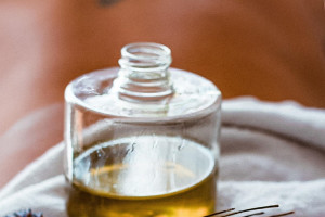 Αποσύρεται από την αγορά λάδι σώματος για λάμψη λόγω επικίνδυνου χημικού