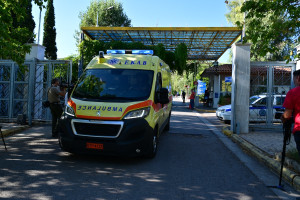 Φωτιά στο Χαϊδάρι: 14 ασθενείς με αναπνευστικά προβλήματα μεταφέρθηκαν από το «Δαφνί» στο «Αττικόν»