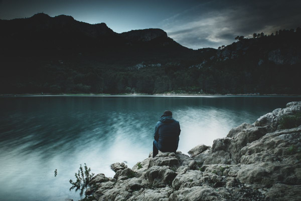 Ποια είναι τα 5 στάδια της θλίψης και πώς να τα ξεπεράσετε;