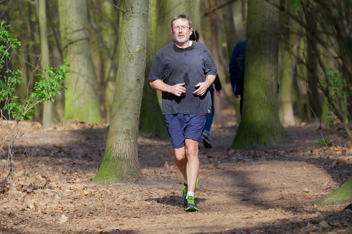 Γιατί είναι τόσο σημαντική η άσκηση μετά τα 45 – Η συσχέτιση με την άνοια