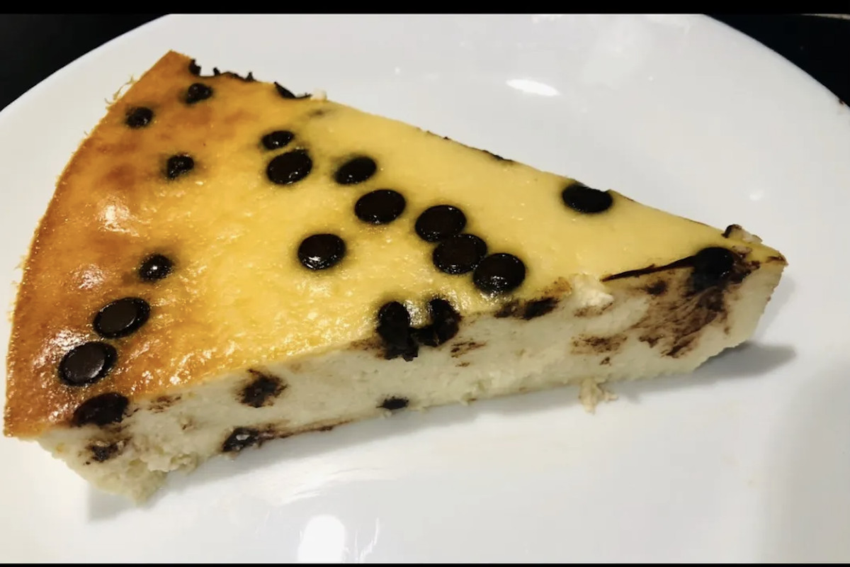 Το πιο light «βάσκικο» cheesecake – Συνταγή με στραγγιστό γιαούρτι