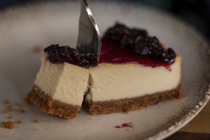 Δροσερό και εύκολο cheesecake χωρίς ζάχαρη – Συνταγή