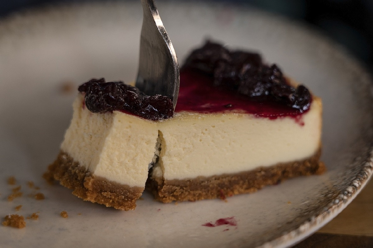 Δροσερό και εύκολο cheesecake χωρίς ζάχαρη – Συνταγή
