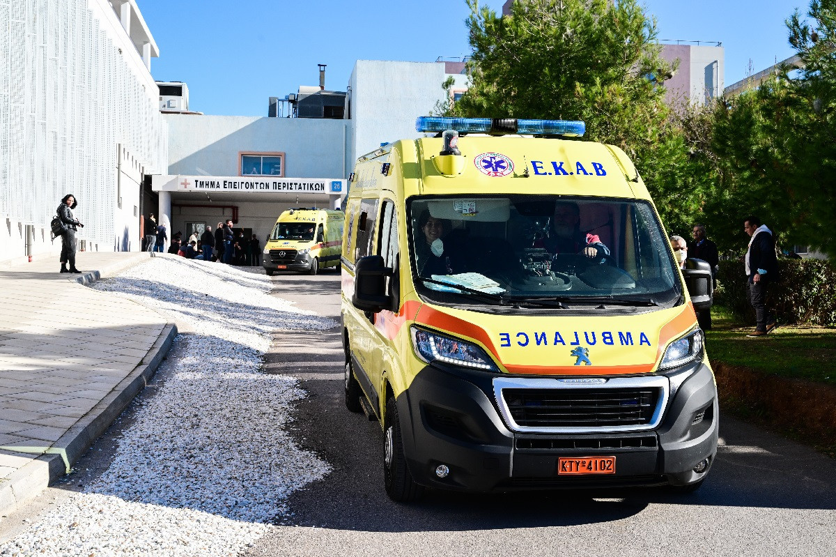 Συγγρού: 6 τραυματίες από τη σύγκρουση αστικού λεωφορείου με ΙΧ