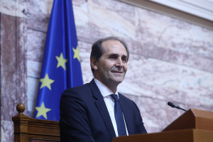 Απόστολος Βεσυρόπουλος: Ανακοπή καρδιάς υπέστη ο πολιτικός