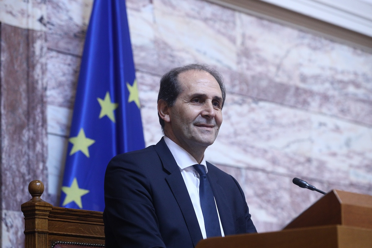 Απόστολος Βεσυρόπουλος: Ανακοπή καρδιάς υπέστη ο πολιτικός
