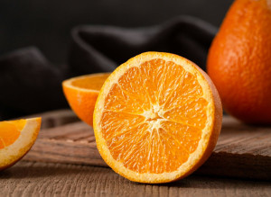 Το να πίνουμε έναν χυμό πορτοκάλι κάθε πρωί είναι τόσο καλό όσο νομίζουμε;