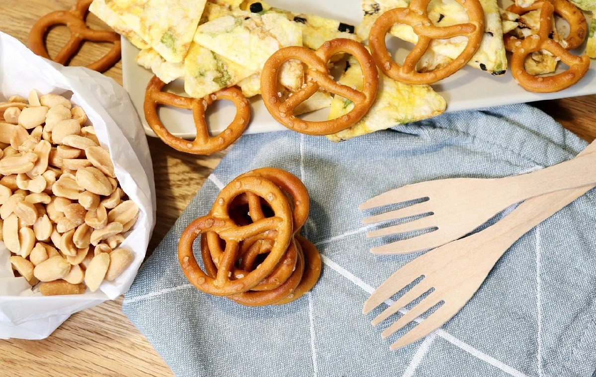 Δυσκοιλιότητα: Το τσιμπολόγημα αργά το βράδυ βλάπτει το έντερο