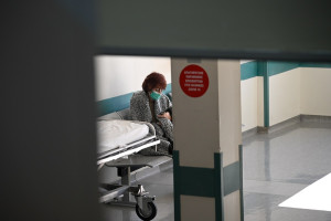 «Γ. Γεννηματάς»: 70 γιατροί διαψεύδουν τον Άδωνι Γεωργιάδη - «Δεκάδες ασθενείς στοιβάζονται στα επείγοντα»