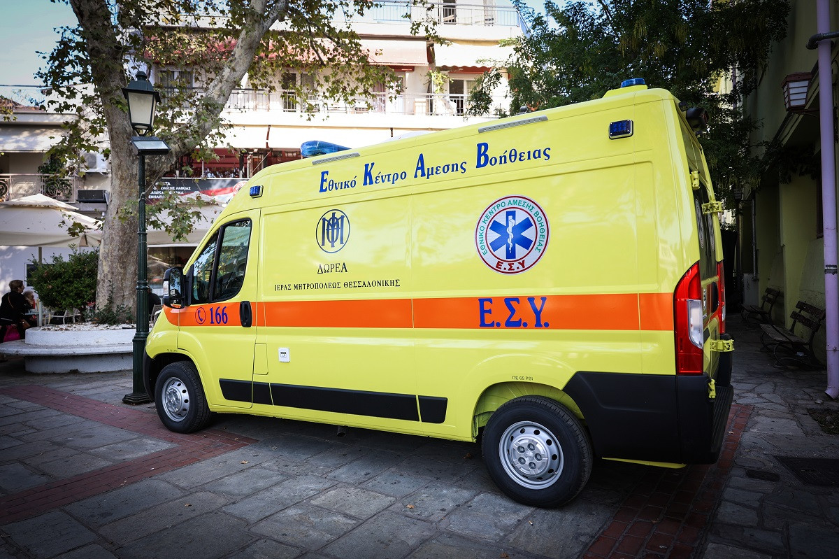 Νέα Σμύρνη: Μαχαίρωσαν 13χρονο έξω από το 3ο Δημοτικό – Τι καταγγέλει η ΠΟΕΔΗΝ και τι λέει η ΕΛΑΣ