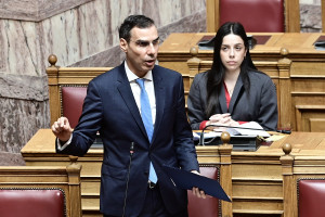Επίσκεψη Θεμιστοκλέους στον «Ευαγγελισμό»: «Στηρίζουμε τη διακοπή καπνίσματος»