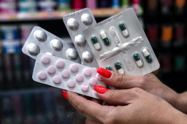 ΕΟΦ: Απαγορεύει τις εξαγωγές 80 φαρμάκων για τρεις μήνες