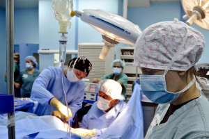 ΙΣΑ: Ζητά διευκρινιστική εγκύκλιο για αναβολή στράτευσης γιατρών σε αναμονή ειδικότητας