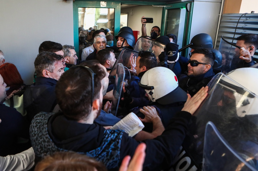 ΟΕΝΓΕ: Καταγγέλλει «απρόκλητη επίθεση σε βάρος εργαζομένων» στο νοσοκομείο Νίκαιας