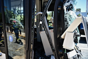 Τροχαίο με 2 λεωφορεία στη Βούλα: 10 παιδιά στο Παίδων «Αγλαΐα Κυριακού»