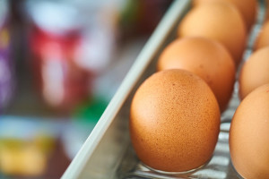 Αυγά: Πρέπει να τα διατηρούμε στο ψυγείο ή όχι;