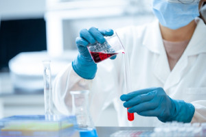 AstraZeneca: Τι θα παρουσιάσει στο φετινό συνέδριο της Ευρωπαϊκής Εταιρείας Ιατρικής Ογκολογίας (ESMO)