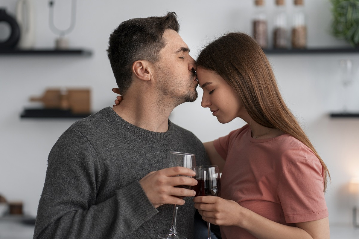 Οι φράσεις που ενισχύουν τον συναισθηματικό δεσμό με τον σύντροφό μας