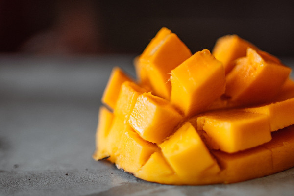 Γιατί θα πρέπει να αποφεύγετε να τρώτε μάνγκο όταν έχει καύσωνα