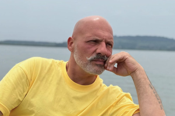 Νίκος Μουτσινάς: Η αποκάλυψη για το πρόβλημα υγείας που αντιμετώπισε