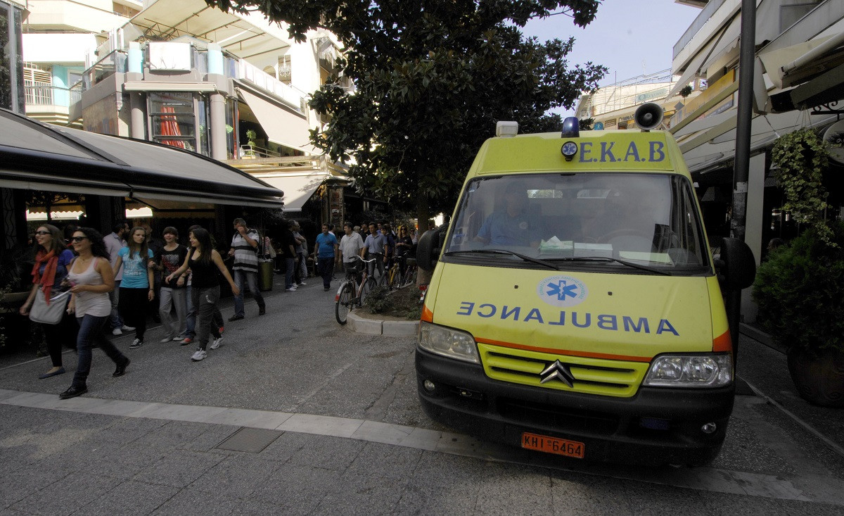 Κηφισιά: Στο νοσοκομείο 13χρονη μετά από υπερβολική κατανάλωση αλκοόλ