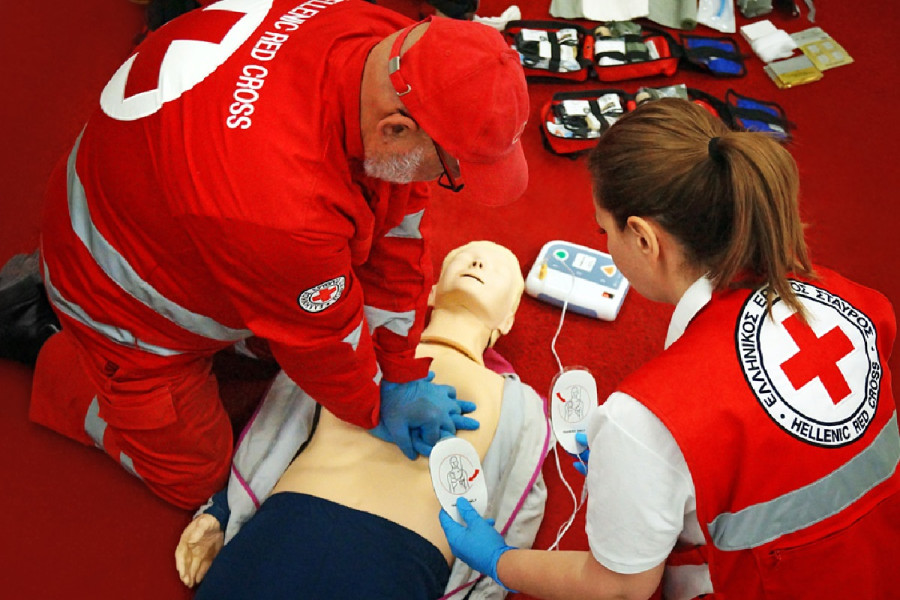 ΕΕΣ: Πρόγραμμα εκπαίδευσης στη βασική υποστήριξη ζωής και στη χρήση αυτόματου εξωτερικού απινιδωτή στη Θεσσαλονίκη