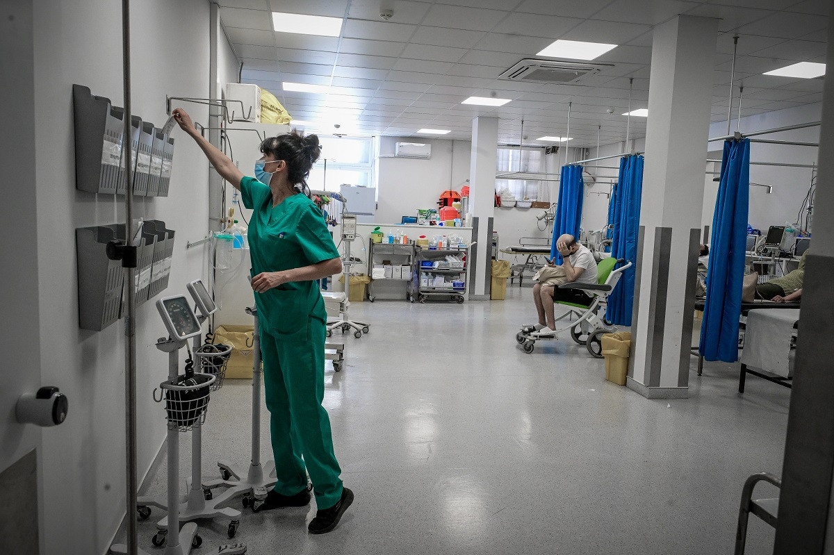 Δεύτερο περιστατικό λιποθυμίας γιατρού σε έναν μήνα - Στο προσκήνιο η πίεση στο ΕΣΥ