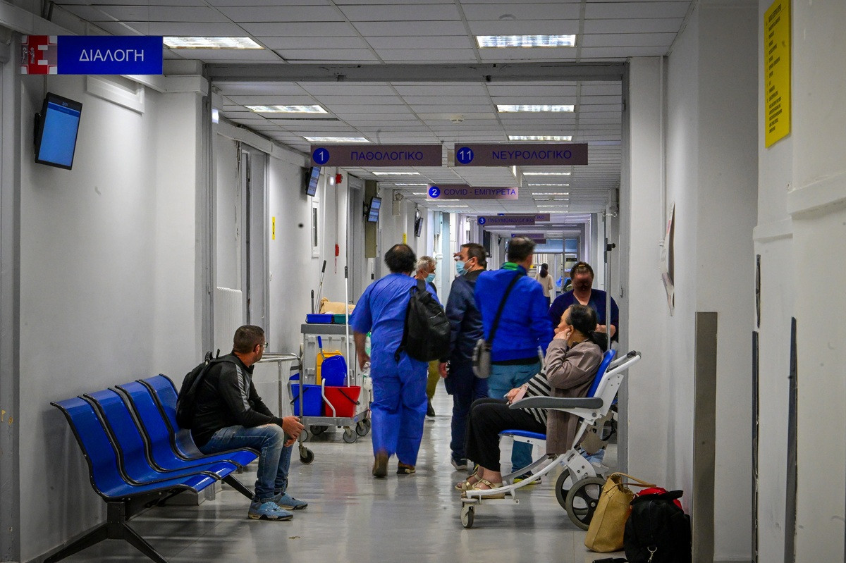 Βαρύς χειμώνας για το ΕΣΥ - Χιλιάδες περιστατικά, ράντζα και ελάχιστο προσωπικό