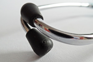 Έκρηξη περιστατικών βίας σε γιατρούς των δημόσιων νοσοκομείων – Τι ζητά ο ΙΣΑ