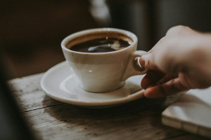 Τι συμβαίνει στο σώμα σας όταν πίνετε καφέ με άδειο στομάχι