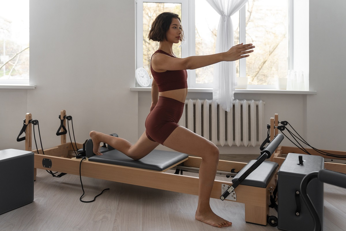 Pilates για αρχάριους: Αποτελεσματικό πρόγραμμα άσκησης χωρίς εξοπλισμό
