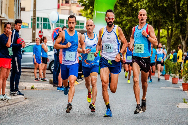Γιατί οι ψηλοί, με μακριά πόδια αθλητές τρέχουν γρηγορότερα στη ζέστη