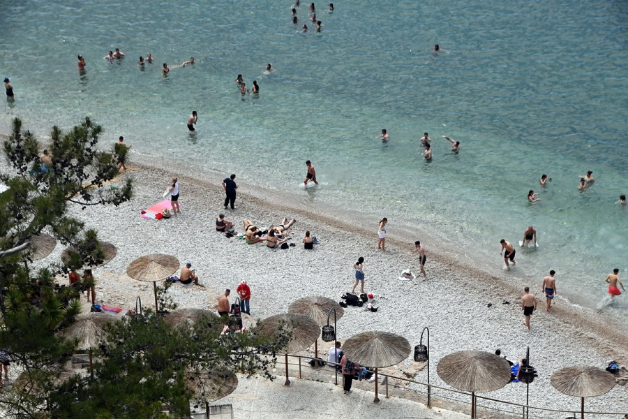 Πρώτα μπάνια στη θάλασσα - Τι πρέπει όλοι μας να προσέξουμε