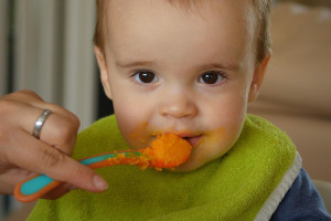 Συναγερμός για τις βρεφικές τροφές – Η πλειοψηφία είναι υπερ – επεξεργασμένες