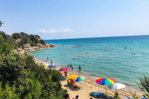 Χαλκιδική: Κοριτσάκι 2,5 ετών ανασύρθηκε χωρίς τις αισθήσεις του από τη θάλασσα