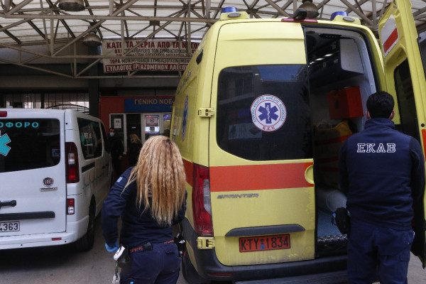 Λήξη συναγερμού στο θέατρο Μπάντμιντον – Καλά στην υγεία τους οι δύο εργάτες