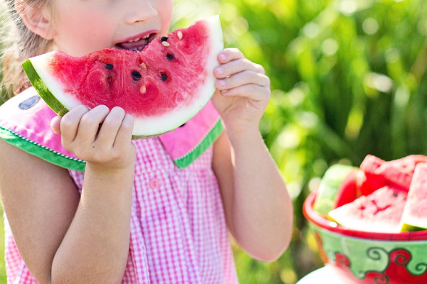 ΗΠΑ: Τα παιδιά κάτω των 5 πίνουν ροφήματα με ζάχαρη παρά τρώνε φρούτα και λαχανικά