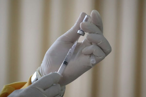 ΙΣΑ: Σύσταση για εμβολιασμό των ευπαθών ομάδων έναντι του κορωνοϊού, της γρίπης και του πνευμονιόκκοκου