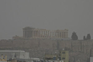 Αφρικανική σκόνη στην Αθήνα: Τι να προσέχετε, πότε φοράμε μάσκα