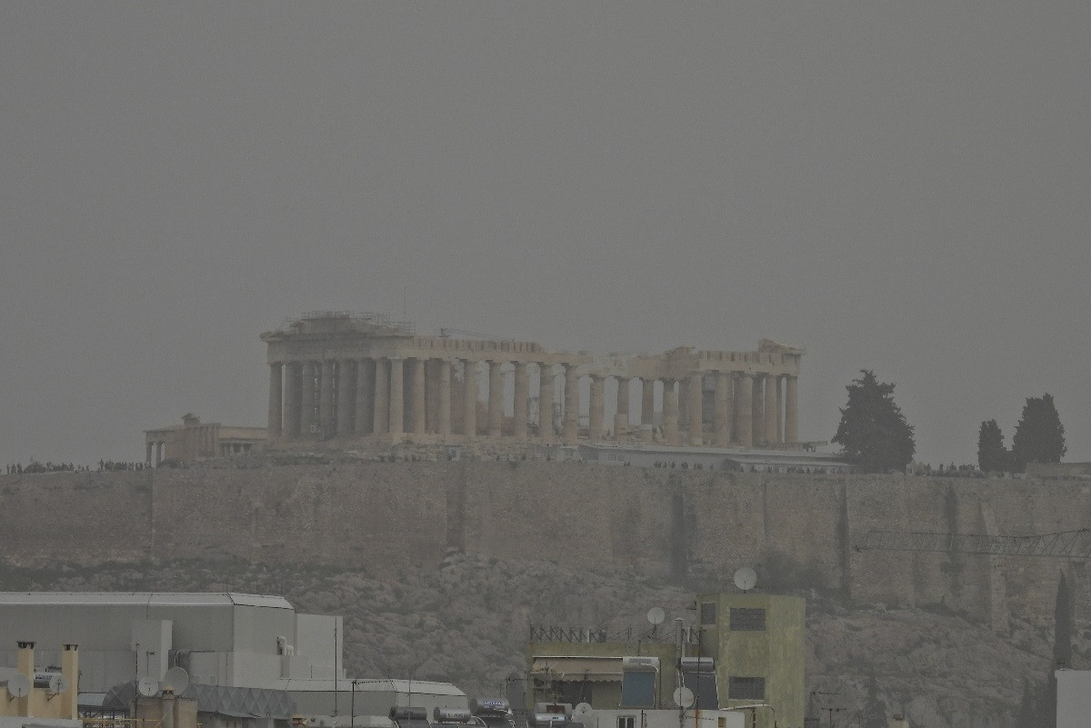 Αφρικανική σκόνη στην Αθήνα: Τι να προσέχετε, πότε φοράμε μάσκα
