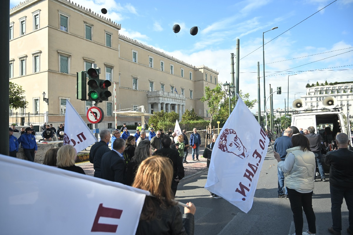 Παγκόσμια Ημέρα Γυναίκας: Η ΠΟΕΔΗΝ διοργανώνει συγκέντρωση στην πλατεία Κλαυθμώνος