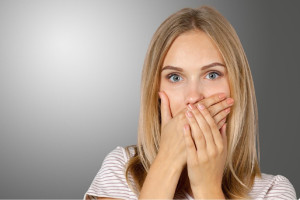 Τι προκαλεί τον λόξιγκα και πώς θα σταματήσει