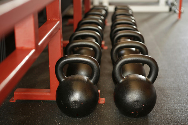 Άσκηση μόνο με ένα Kettlebell - Δείτε το βίντεο
