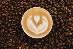 Γιατί δεν πρέπει να πίνεις καφέ με άδειο στομάχι