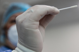 Συνεχίζει να σαρώνει η γρίπη: 8 νέοι θάνατοι και 871 εισαγωγές σε 7 μέρες